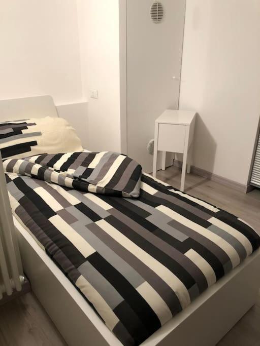 Moderno Loft Alle Porte Di Milano - 115Mq - 3 Posti コルマーノ エクステリア 写真
