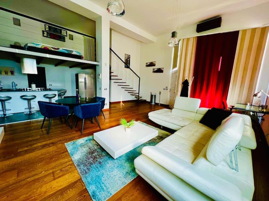 Moderno Loft Alle Porte Di Milano - 115Mq - 3 Posti コルマーノ エクステリア 写真