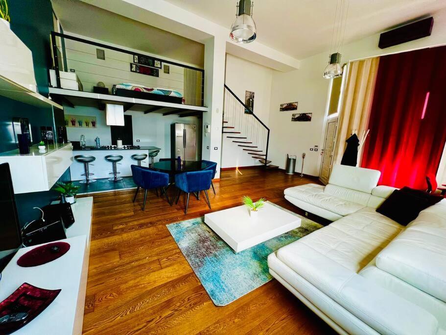 Moderno Loft Alle Porte Di Milano - 115Mq - 3 Posti コルマーノ エクステリア 写真